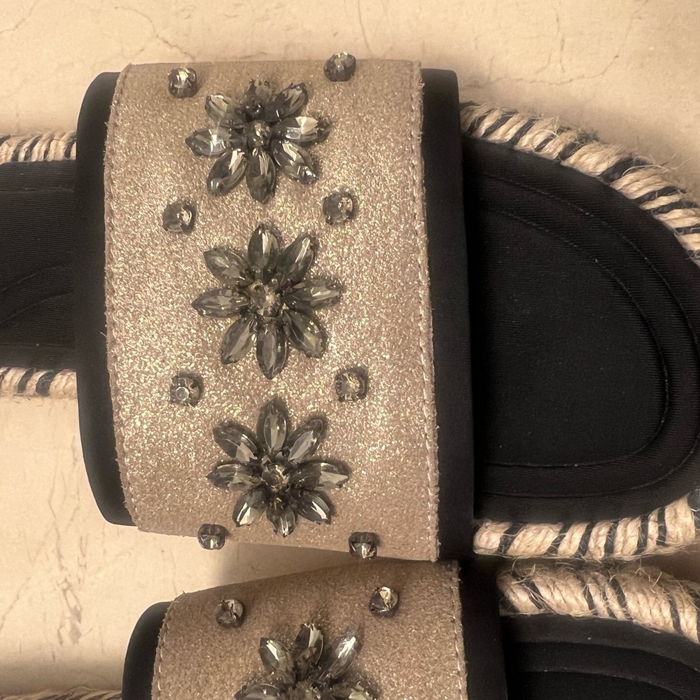 Beige Sandals with Gem Embellishments - Picture 3 of 6